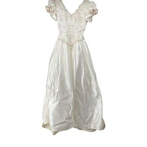Vintage Mon Cheri White Brown Beaded Pearl Bow Sleeve Detail Satin Ballgown Wedd